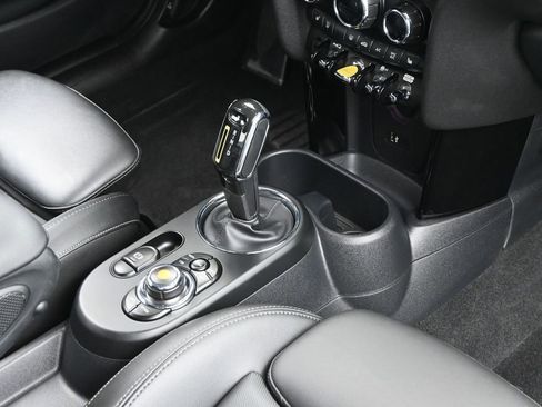 Used 2020 MINI Cooper SE w/ 6.5" Touchscreen Package image 32