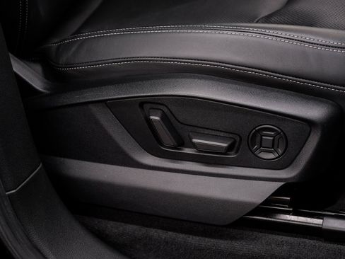 Used 2023 Audi Q8 Prestige image 46