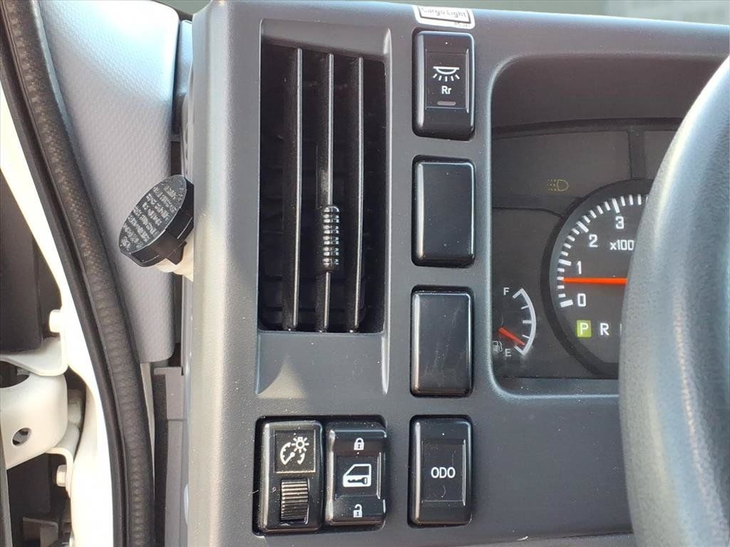 Used 2021 Isuzu NPR RWD image 19