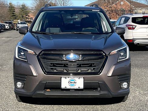 Certified 2024 Subaru Forester Limited image 3