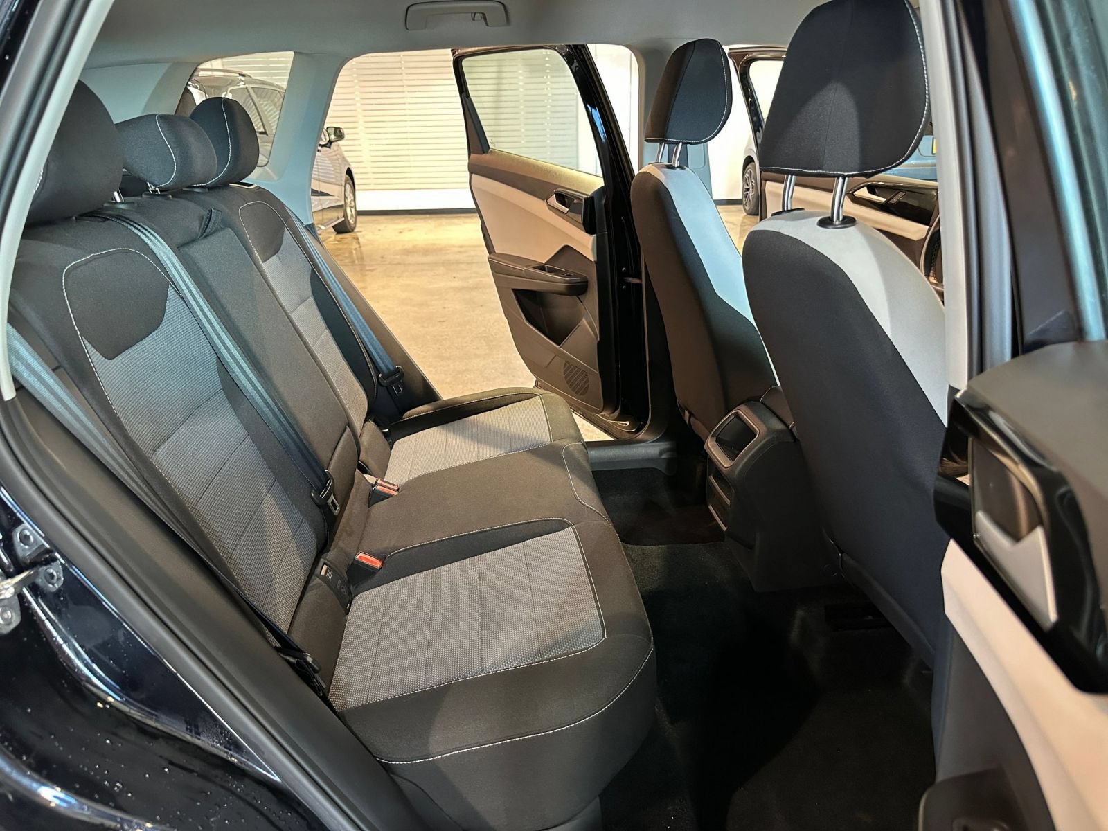 Used 2026 Volkswagen Taos S FWD image 35