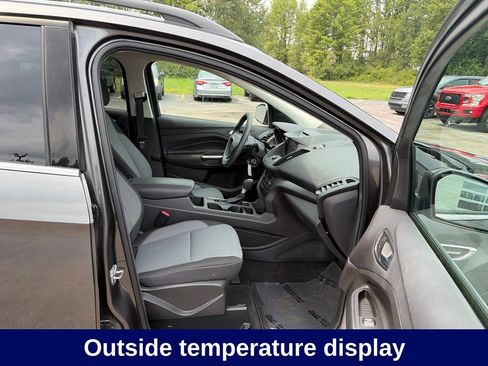 Used 2017 Ford Escape SE w/ Equipment Group 201A FWD image 32