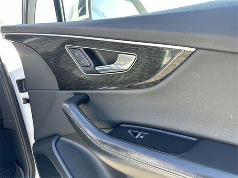 Used 2022 Audi Q7 3.0T Premium Plus image 32