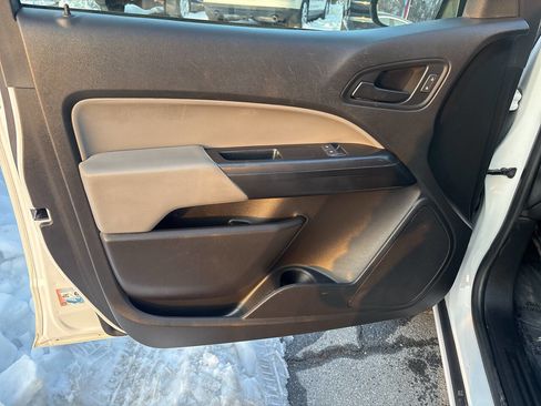 Used 2020 Chevrolet Colorado W/T w/ WT Convenience Package RWD image 12