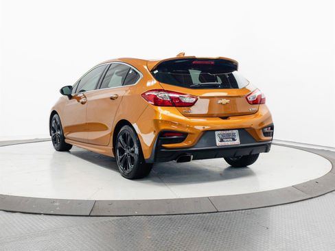 Used 2017 Chevrolet Cruze Premier FWD image 9
