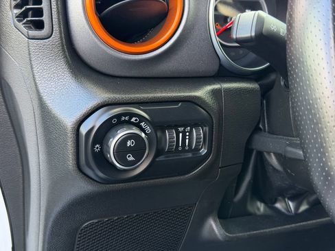 Used 2022 Jeep Gladiator Mojave w/ Cold Weather Group AWD/4WD image 15