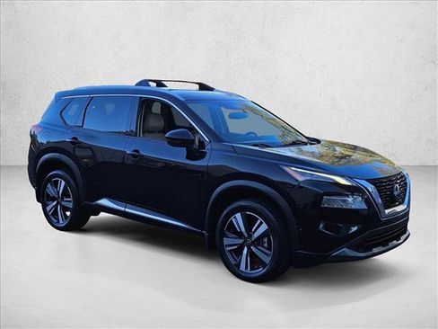 Used 2023 Nissan Rogue SL w/ SL Premium Package image 3