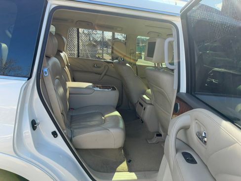 Used 2016 INFINITI QX80 4WD w/ Deluxe Technology Package image 15