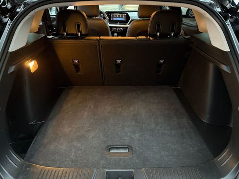 Used 2025 Chevrolet Trax LT image 29