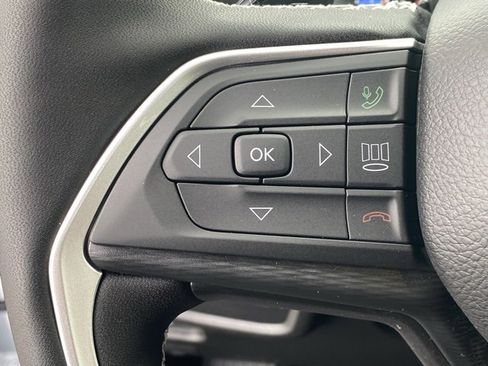 New 2025 Jeep Grand Cherokee L Altitude image 17