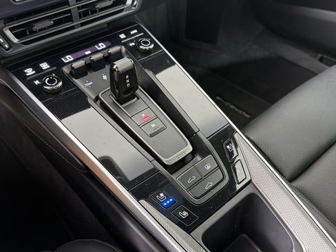 Certified 2022 Porsche 911 Turbo AWD/4WD image 18