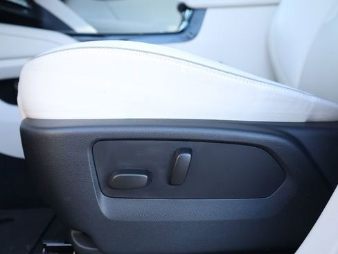 Used 2022 Buick Envision Essence w/ Technology Package I image 21