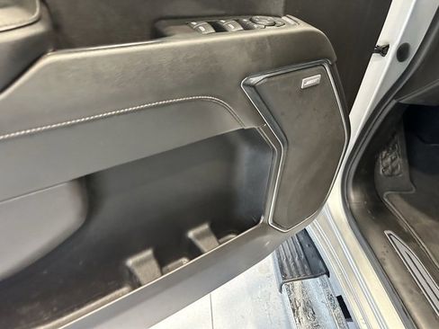 Used 2022 GMC Sierra 1500 SLT w/ SLT Convenience Package image 10