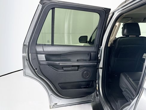 Used 2024 Ford Expedition XLT image 27