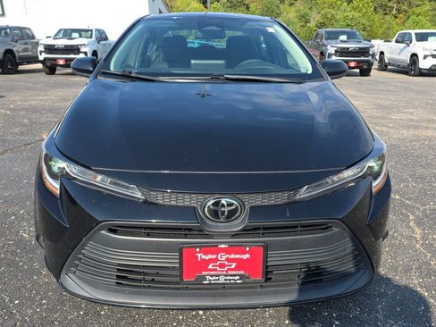 Used 2025 Toyota Corolla LE FWD image 3