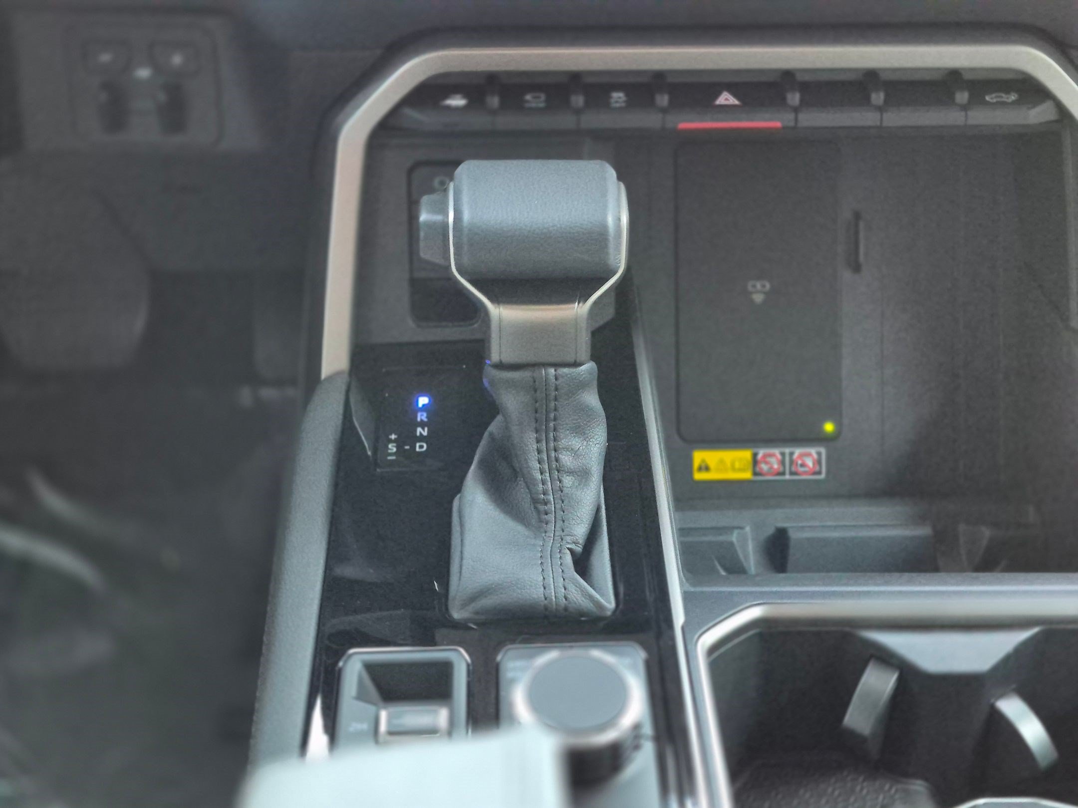 Used 2025 Toyota Tundra Limited AWD/4WD image 24