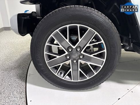 Used 2022 Jeep Wrangler Unlimited Sahara image 9