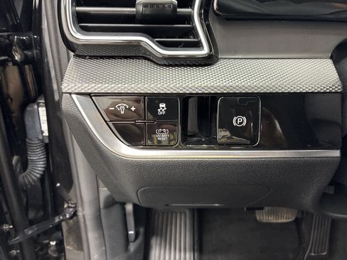 Certified 2024 Kia Sportage LX AWD/4WD image 18