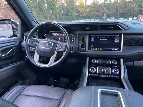 Used 2021 GMC Yukon Denali w/ Denali Premium Package AWD/4WD image 18