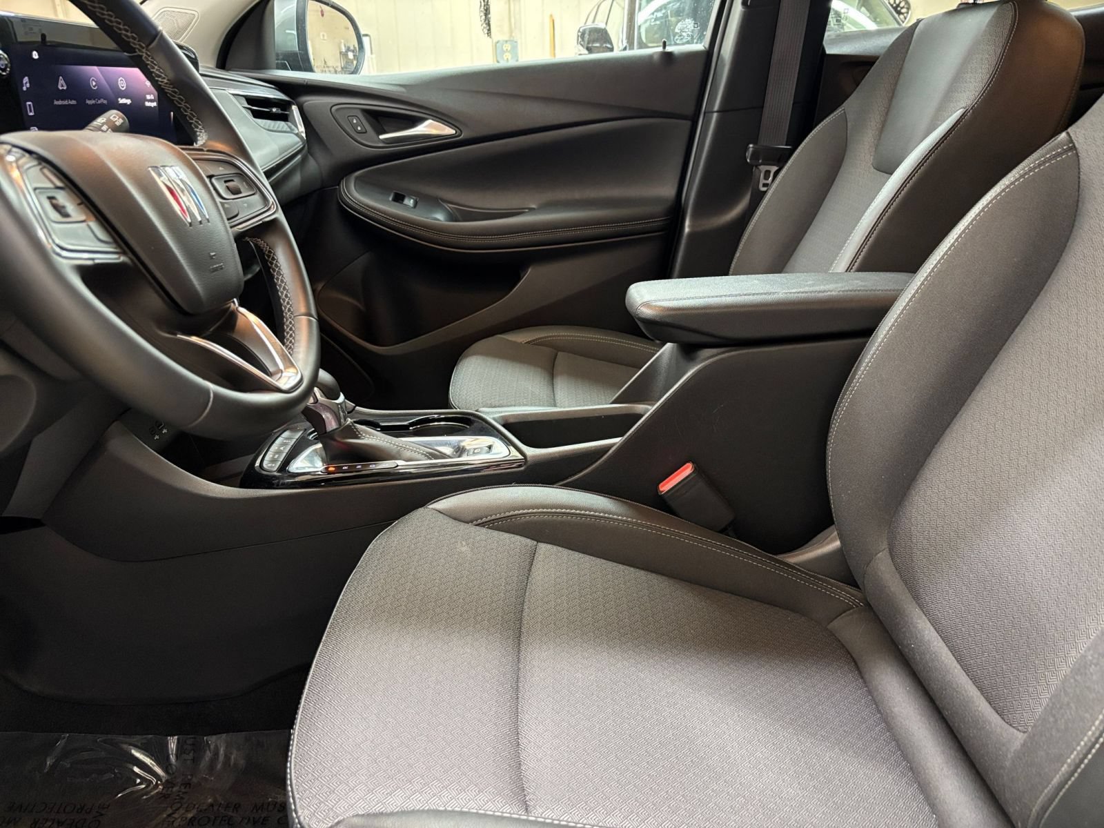 Used 2025 Buick Encore GX Preferred AWD/4WD image 25