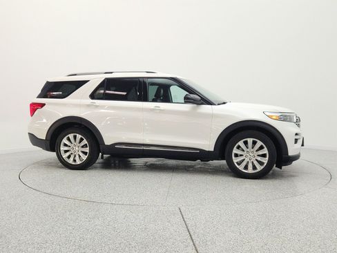 Used 2023 Ford Explorer Limited w/ Limited Technology Package RWD image 4