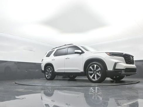 Used 2024 Honda Pilot Elite image 32
