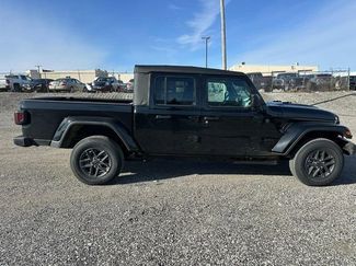 New 2026 Jeep Gladiator Sport video 2