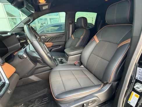 Used 2024 GMC Canyon AT4 AWD/4WD image 7