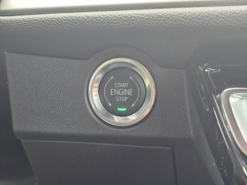 New 2025 Chevrolet Traverse LT image 16