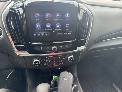 Used 2021 Chevrolet Traverse LT FWD image 15