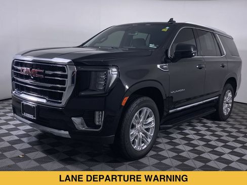 Certified 2022 GMC Yukon SLT w/ SLT Premium Package AWD/4WD image 18