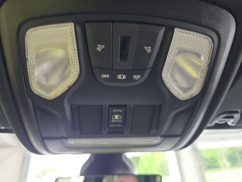 Used 2022 RAM 1500 Big Horn AWD/4WD image 23