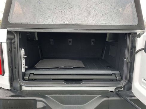 Used 2023 Ford Bronco Wildtrak image 13