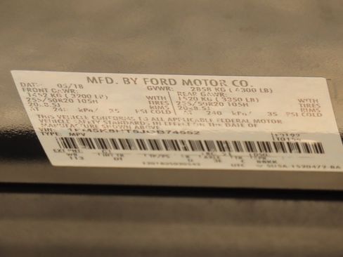 Used 2018 Ford Explorer Platinum AWD/4WD image 34