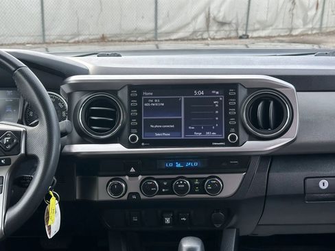 Used 2022 Toyota Tacoma SR5 AWD/4WD image 15