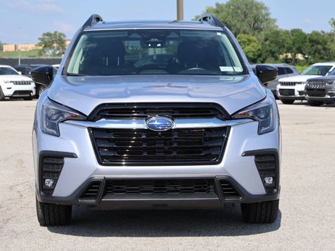 Used 2024 Subaru Ascent Limited w/ Technology Package AWD/4WD image 2