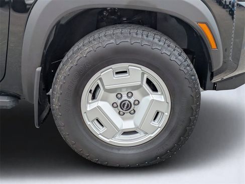 Used 2024 Nissan Frontier SV w/ Hardbody Edition image 15