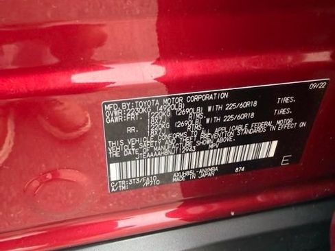 Used 2022 Toyota Venza LE AWD/4WD image 18