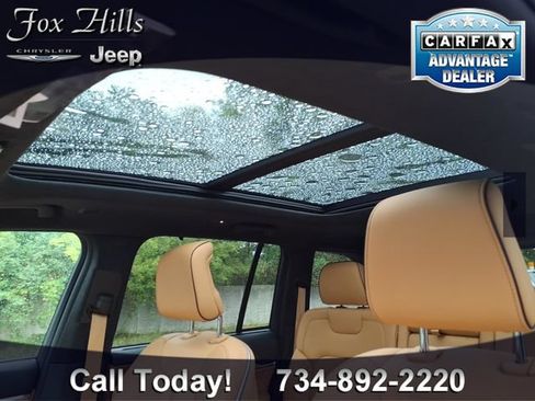 Used 2024 Jeep Grand Cherokee Summit AWD/4WD image 16