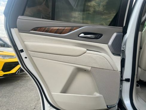 Used 2024 Cadillac Escalade Sport Platinum w/ LPO, ONYX Package AWD/4WD image 19