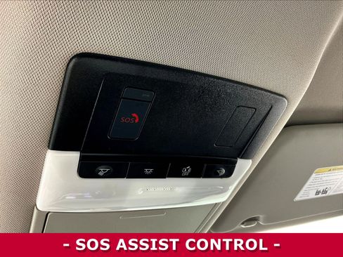 Certified 2025 Nissan Rogue SV FWD image 36