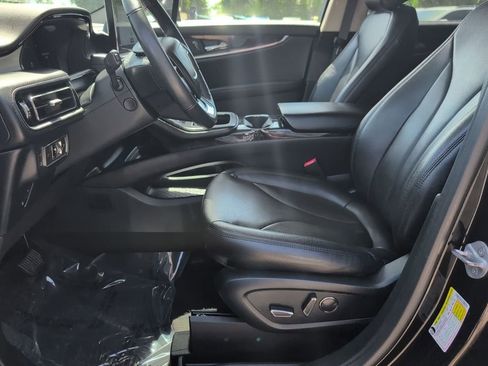 Used 2022 Lincoln Nautilus FWD w/ Premium Package image 8