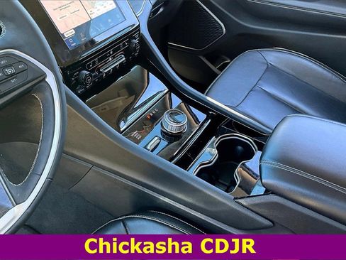 Used 2022 Jeep Grand Cherokee L Limited image 17