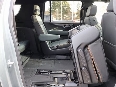 New 2026 GMC Yukon XL AT4 w/ AT4 Premium Package image 42