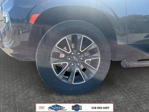 Used 2023 Chevrolet Tahoe Z71 w/ Luxury Package AWD/4WD image 9