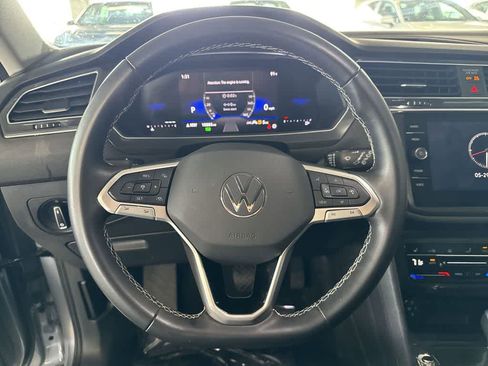 Used 2024 Volkswagen Tiguan SE FWD image 14