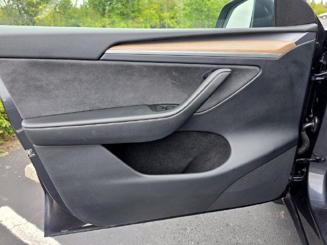 Used 2024 Tesla Model Y Performance AWD/4WD image 20