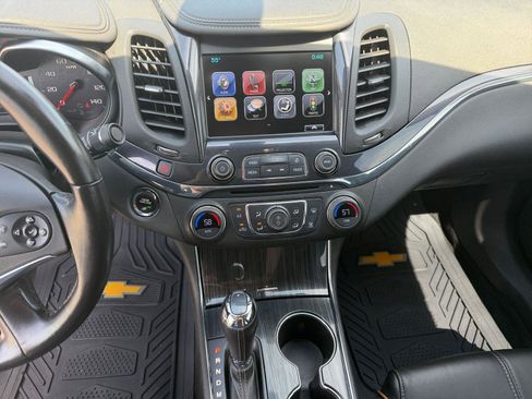 Used 2019 Chevrolet Impala Premier FWD image 12