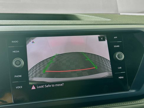 Used 2024 Volkswagen Taos SE image 23