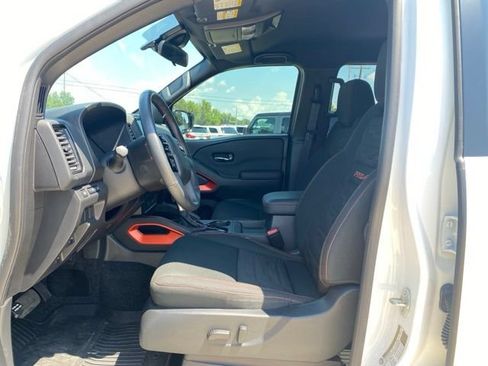 Used 2024 Nissan Frontier PRO-4X w/ Technology Package AWD/4WD image 17